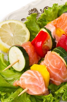 salmon kebab with zucchini and peppers