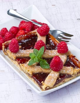 strawberries tart with fresh fruits