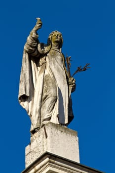 statue in mantova