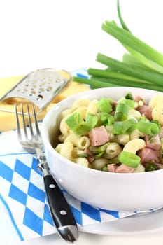 a bowl of Munich ham noodles