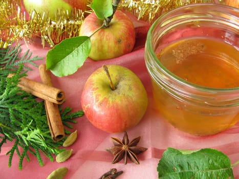 Apple jelly with Christmas spices
