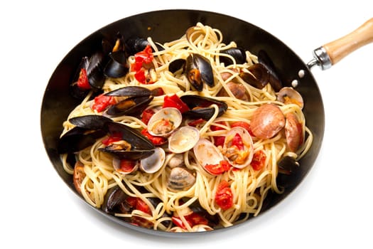pasta with fresh mollusk and tomatoes sauce