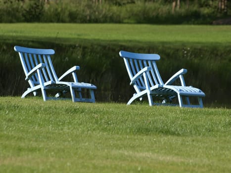 Blue Loungers - Relaxation