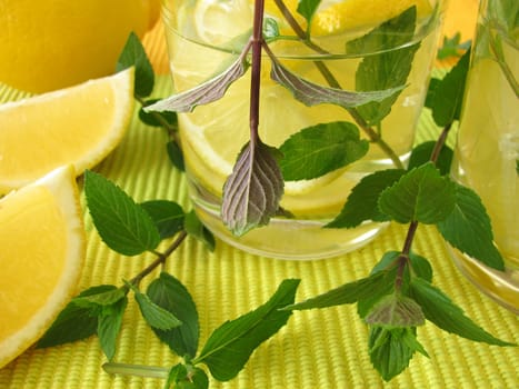 Lemonade with peppermint