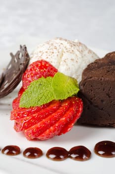 Chocolate flan with strawberries and chocolate, a wonderful dessert