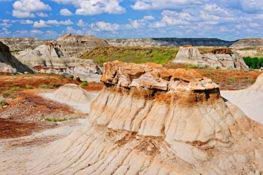 View of the Badlands and hoodoos in Dinosaur provincial park, Alberta, Canada