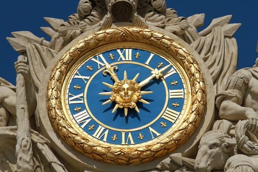 the clock in versailles