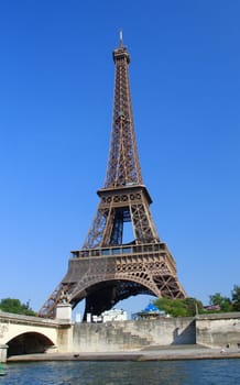 tour eiffel in paris