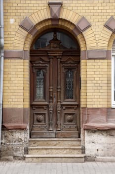 Old front door in Mühlhausen (Thuringia)