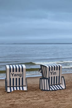 Beach chair Yin and Yang