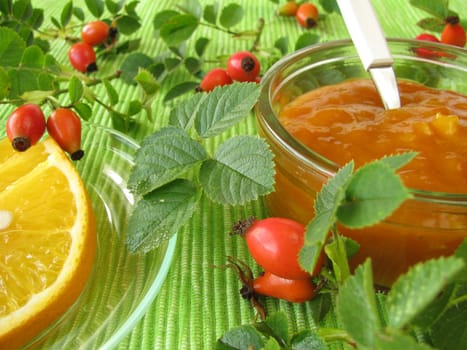 Jam with rose hips and oranges