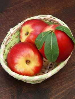 basket of peach