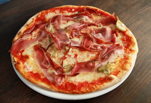 pizza with speck and artichokes