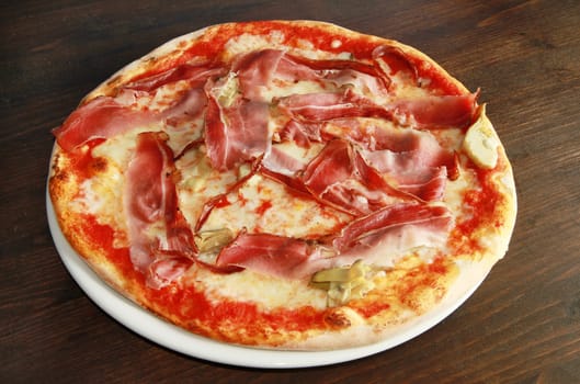 pizza with speck and artichokes