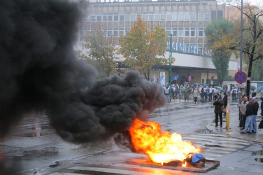 Poznan, Poland - october 23: around 3.000 polish &#039 Solidarnosc&#039  workers from H.Cegielski heavy industry factory and shipyards from whole country go on manifestation over pay, unemployment and work conditions
