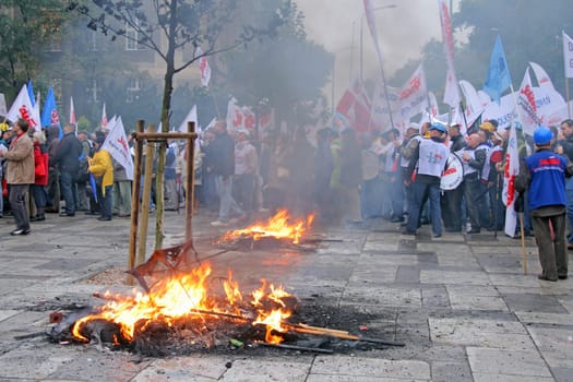 Poznan, Poland - october 23: around 3.000 polish &#039 Solidarnosc&#039  workers from H.Cegielski heavy industry factory and shipyards from whole country go on manifestation over pay, unemployment and work conditions
