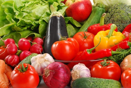Composition with raw vegetables