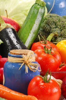 Composition with raw vegetables