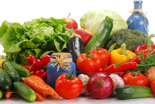 Composition with raw vegetables