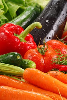 Composition with raw vegetables