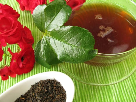 Black tea with rose petals