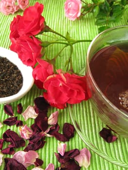 Black tea with rose petals