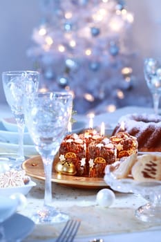 Place setting for Christmas in blue and white tone
