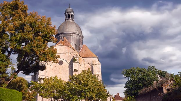 The tower of the Collegiate Church of Saint Quiriace