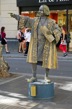 BARCELONA - OCTOBER 12: Mimo interpretation of Christopher Columbus on the Ramblas, the October 12, 2011 in Barcelona, Catalonia, Spain.
