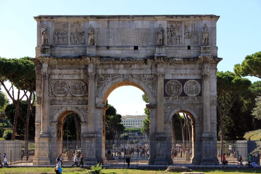 Arc de Triomphe in Rome