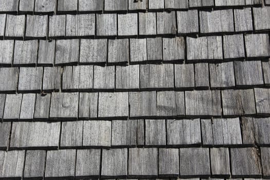 Roof with wooden shingles