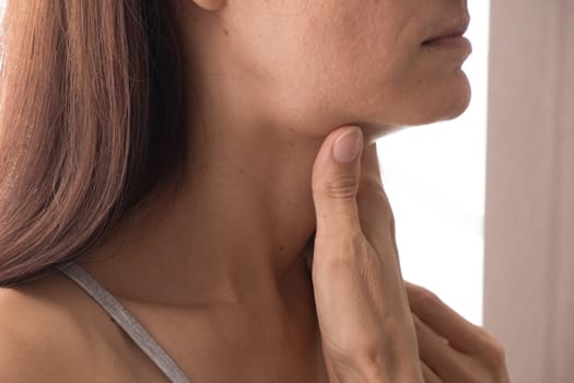 Cervical lymphadenitis of the right side in a woman