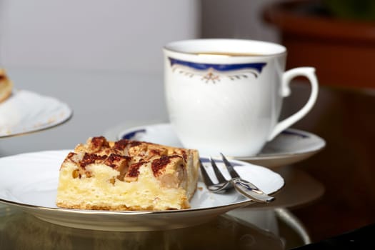 Apfelkuchen und Kaffeegedeck - apple pie and coffee set