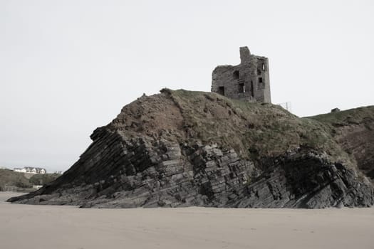 ballybunion castle on the rocks in the west coast of ireland