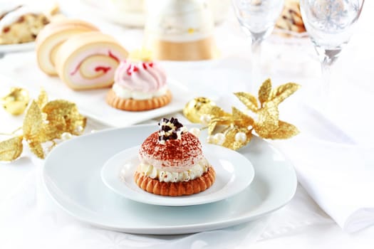 Delicious whipped cream cakes for Christmas