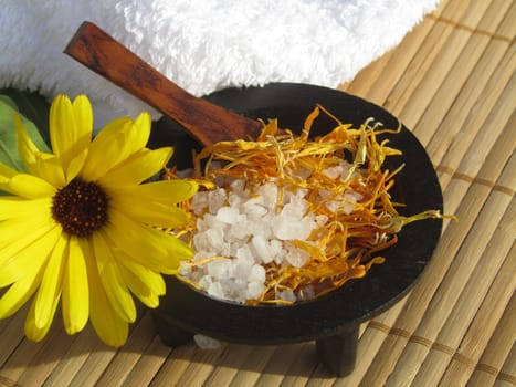 Bath salts with calendula
