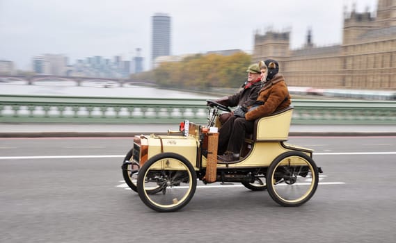London to Brighton Veteran Car Run 2011, Westminster Bridge
