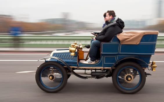 London to Brighton Veteran Car Run 2011, Westminster Bridge