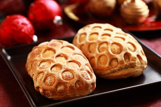 Delicious Christmas bread filled with ham