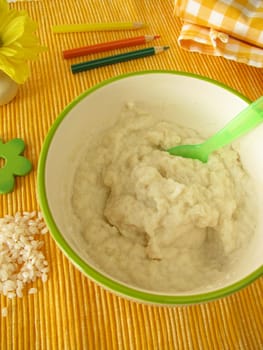 Rice porridge for babies and toddlers