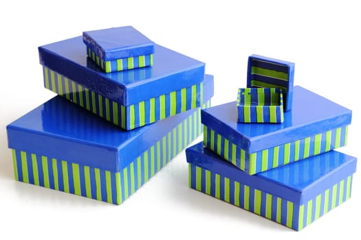 6 gift boxes in blue-green