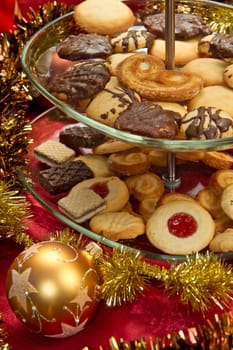 Christmas spice-cakes with chocolate