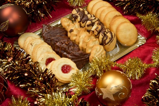 Christmas spice-cakes with chocolate