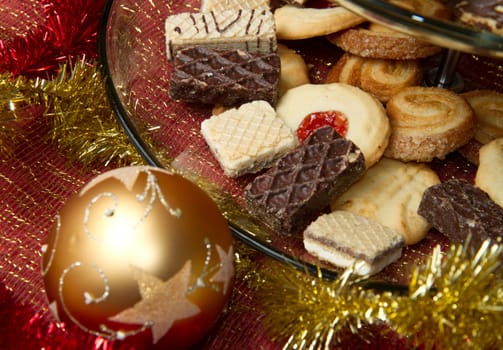 Christmas spice-cakes with chocolate