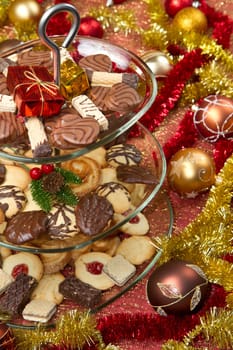 Christmas spice-cakes with chocolate