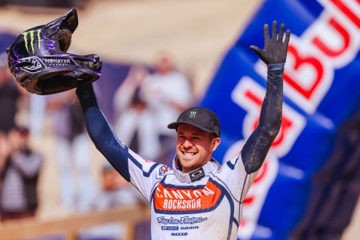 MAYDENA, AUSTRALIA - FEBRUARY 08: Troy BROSNAN of Australia celebrates finishing third in Red Bull Hardline Tasmania on February 8, 2025 in Maydena, Australia.