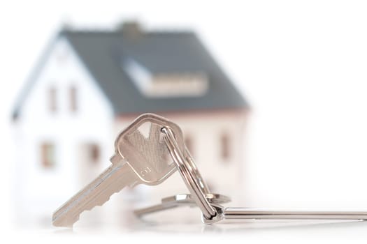 keys with house on background