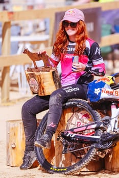 MAYDENA, AUSTRALIA - FEBRUARY 08: Gracey HEMSTREET of Canada celebrates winning the women's category for Red Bull Hardline Tasmania on February 8, 2025 in Maydena, Australia.