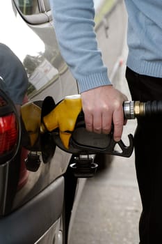to refuel before falling out of fuel