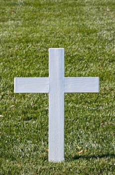 The White Christian Cross at Bobby Kennedy&#039 s gravesite at Arlington Cemetery